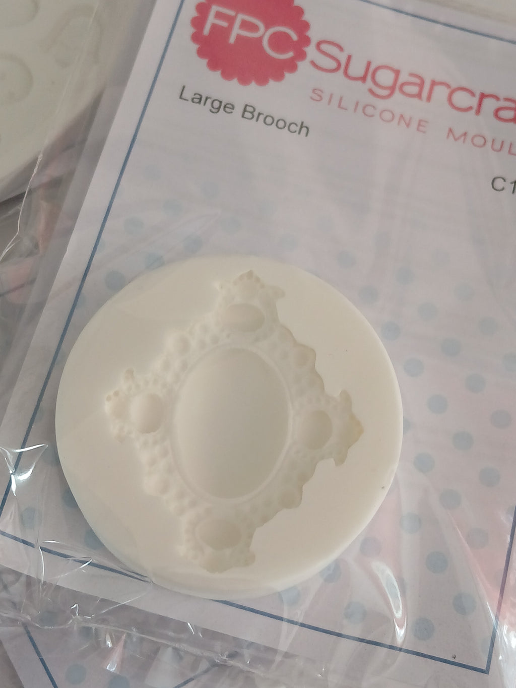 Large Brooch Silicone Mould — Ornate Vintage Jewellery Design by FPC Sugarcraft